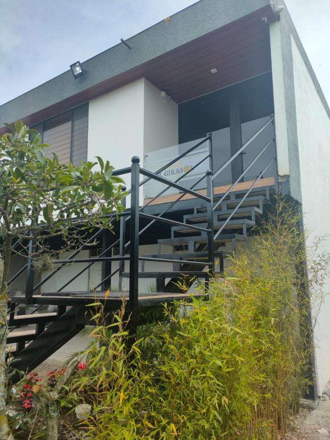 Hospedaje El Girasol Tababela Quito Exterior photo
