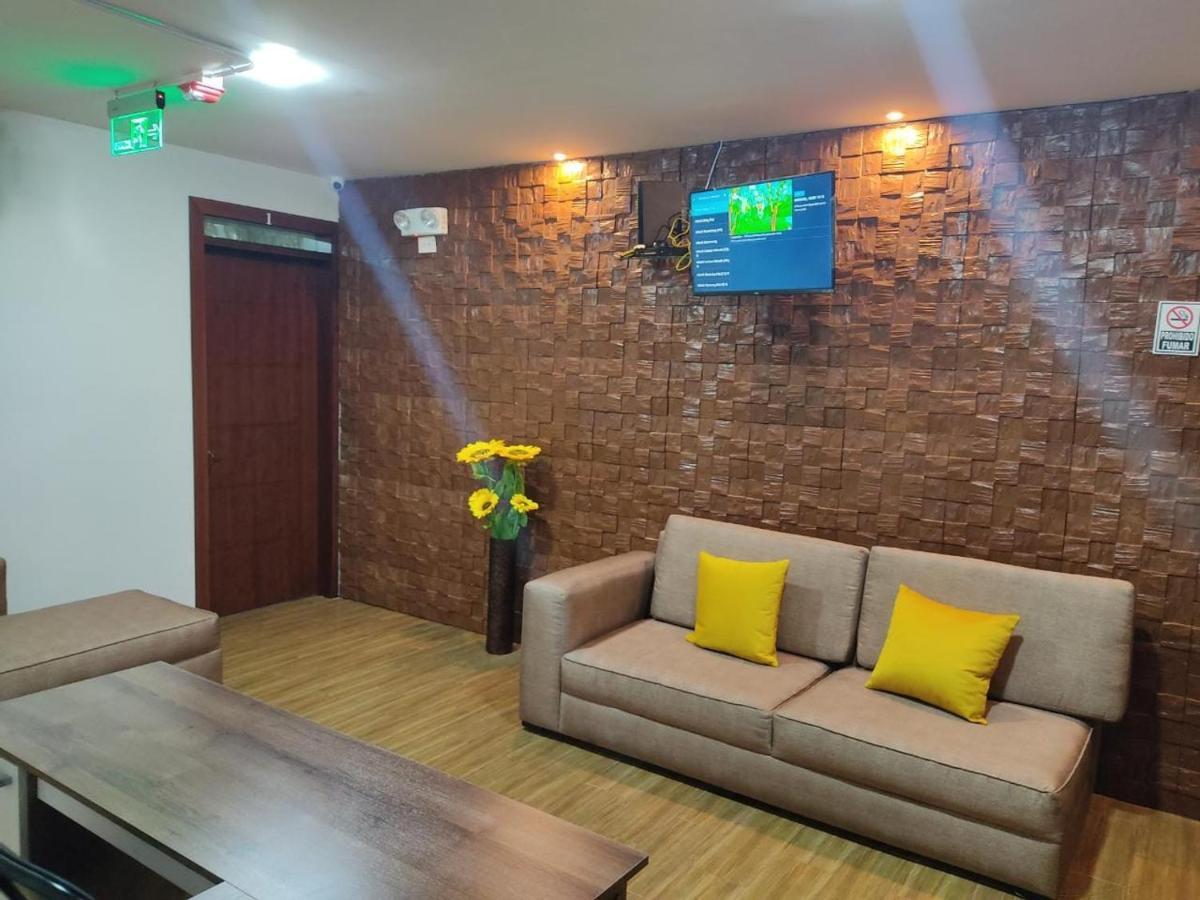 Hospedaje El Girasol Tababela Quito Exterior photo