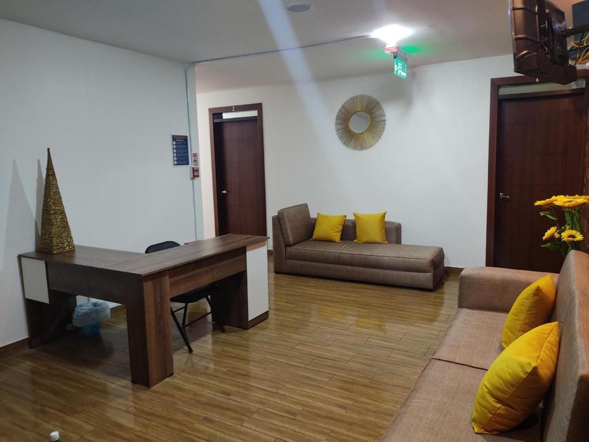 Hospedaje El Girasol Tababela Quito Exterior photo