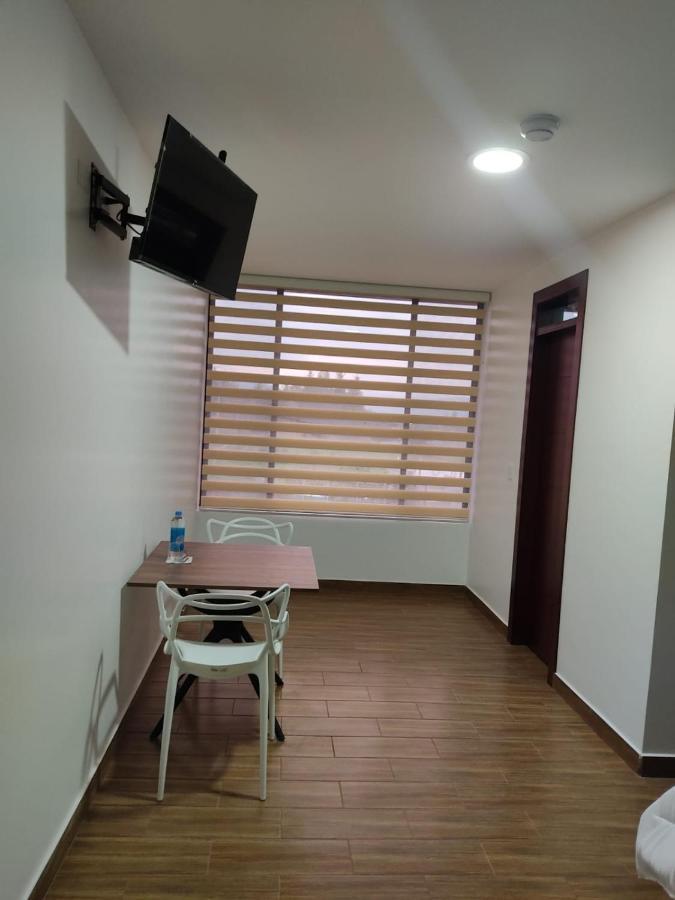 Hospedaje El Girasol Tababela Quito Exterior photo